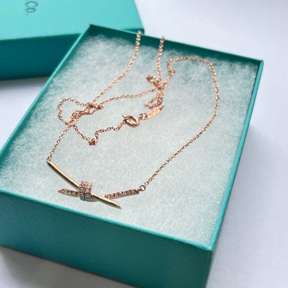 Gold Necklace - Picture 1 of 7